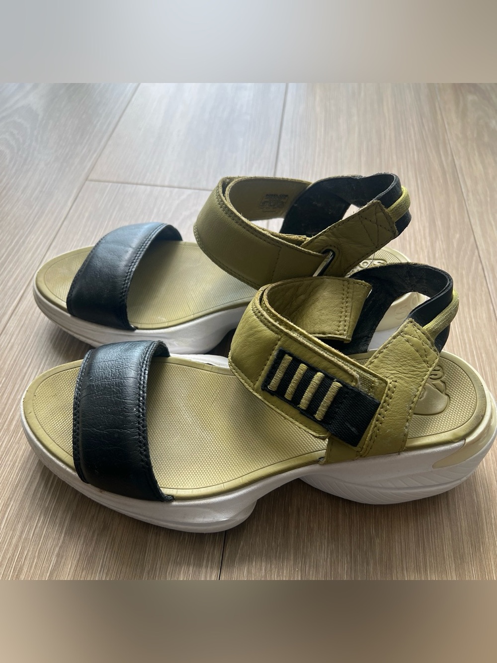 Sorel Olive Green Leather Slip-On Shoe